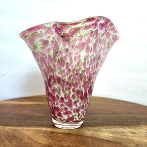 MCM burton + BURTON Artglass Vase Ruffle Edge Pink/Green Confetti Approx 6.5"
